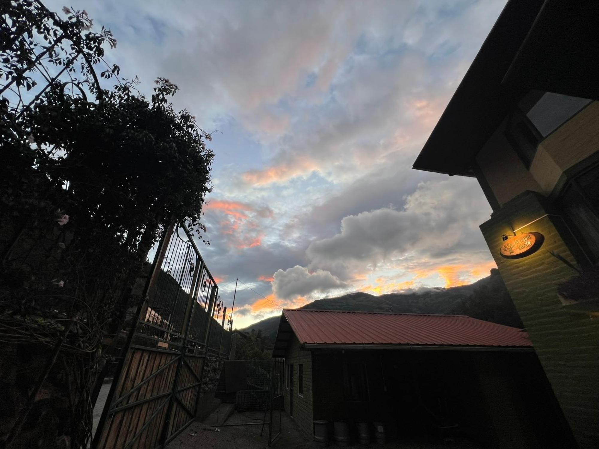 La Casa Verde Eco Guest House Баньос Экстерьер фото