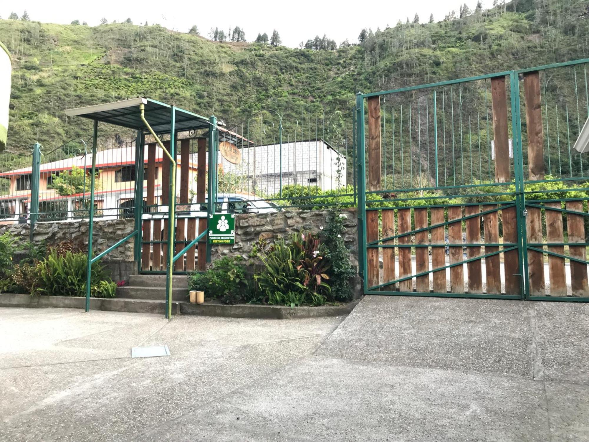 La Casa Verde Eco Guest House Баньос Экстерьер фото