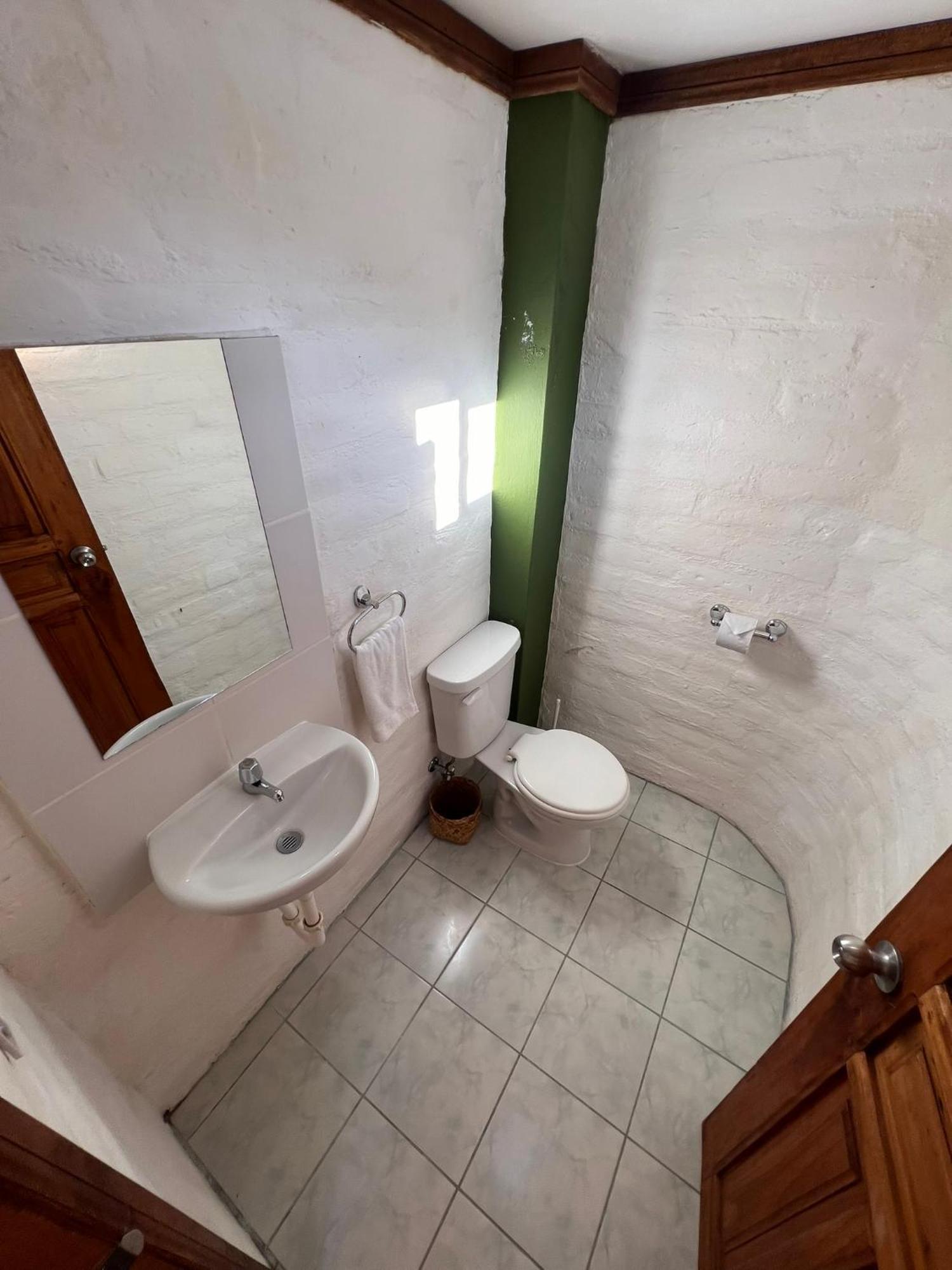 La Casa Verde Eco Guest House Баньос Номер фото