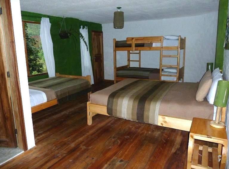 La Casa Verde Eco Guest House Баньос Номер фото